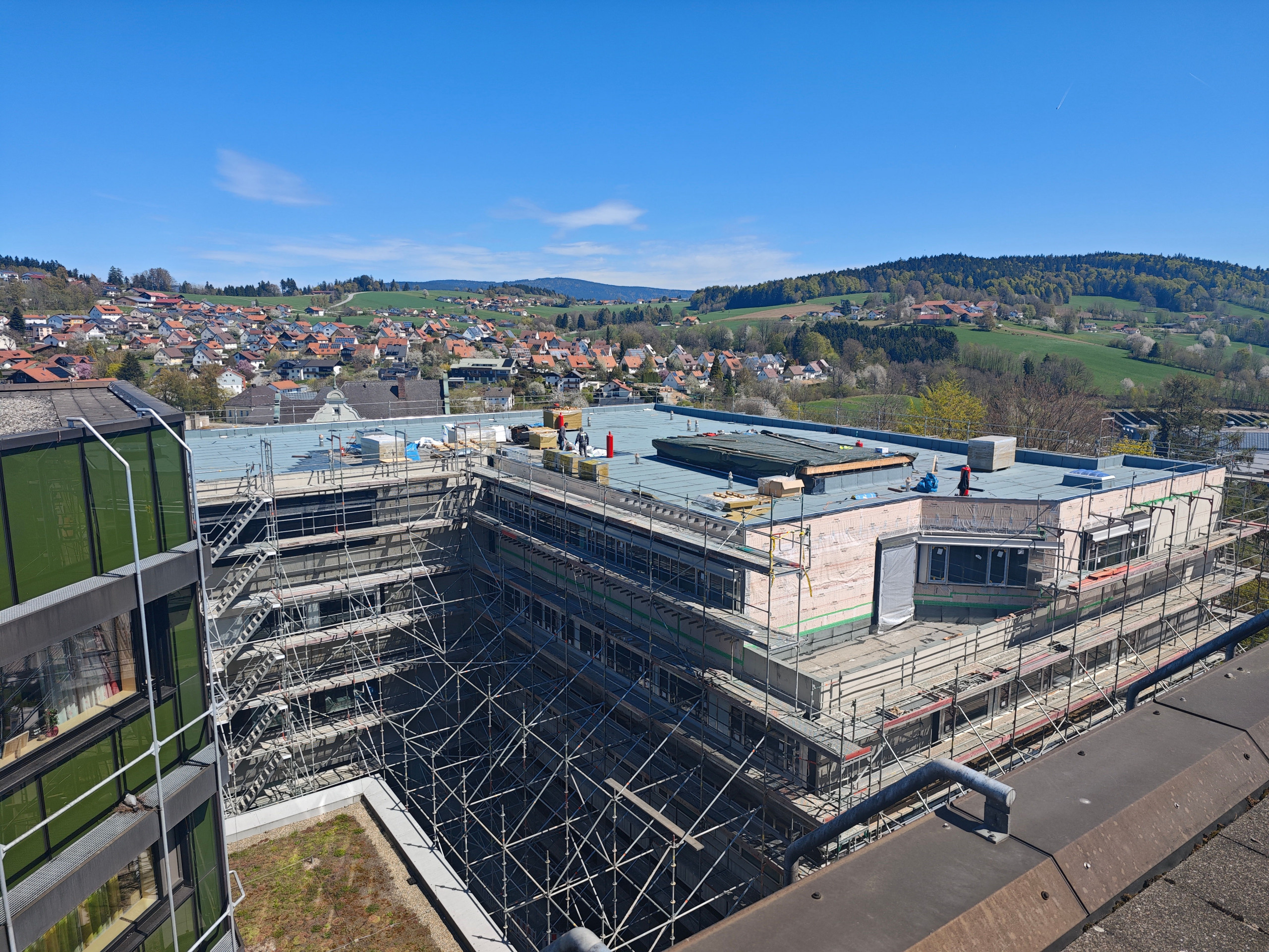 Freyung_BA6_Baustelle Holzarchitektur, Freyung, Kliniken am Goldenen Steig, Holzbau, Holzhybridbau, Bettenstation, Allgemeinpflege, Dewan Friedenberger Architekten