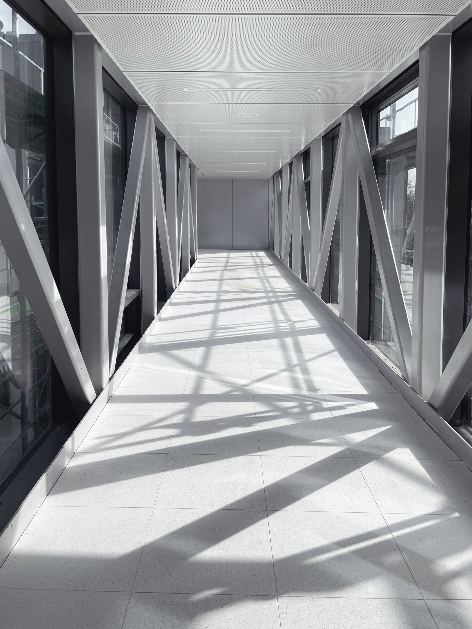 Bibliothek Uni Augsburg_Brücke Zentralbibliothek, Augsburg, Quorum, Rechenzentrum, Verbindungsbrücke, Archiv, Unicampus, Dewan Friedenberger Architekten, München, Architekturbüro