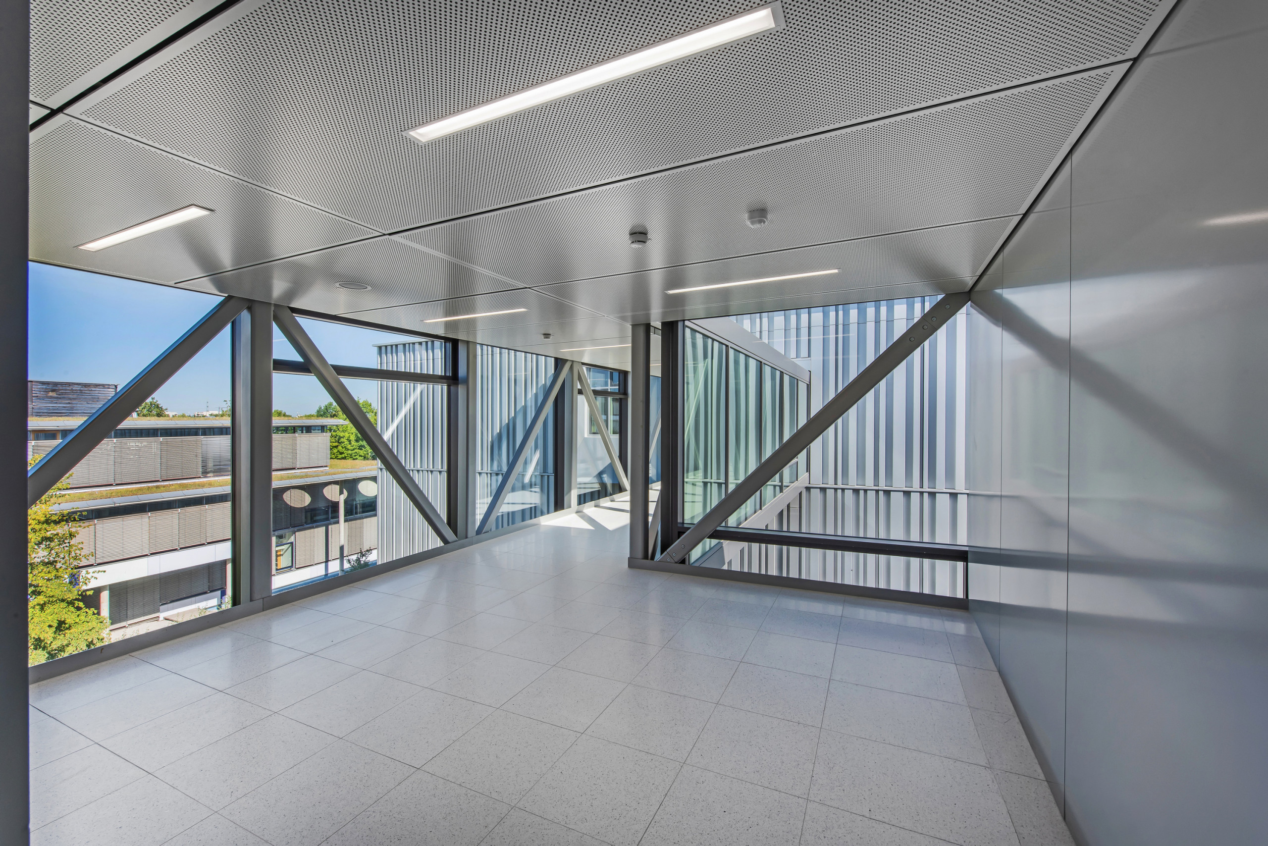 Uni_Bib_Augsburg_Brücke Zentralbibliothek, Augsburg, Quorum, Rechenzentrum, Brücke, Bestand, Unicampus, Dewan Friedenberger Architekten, München, Architekturbüro